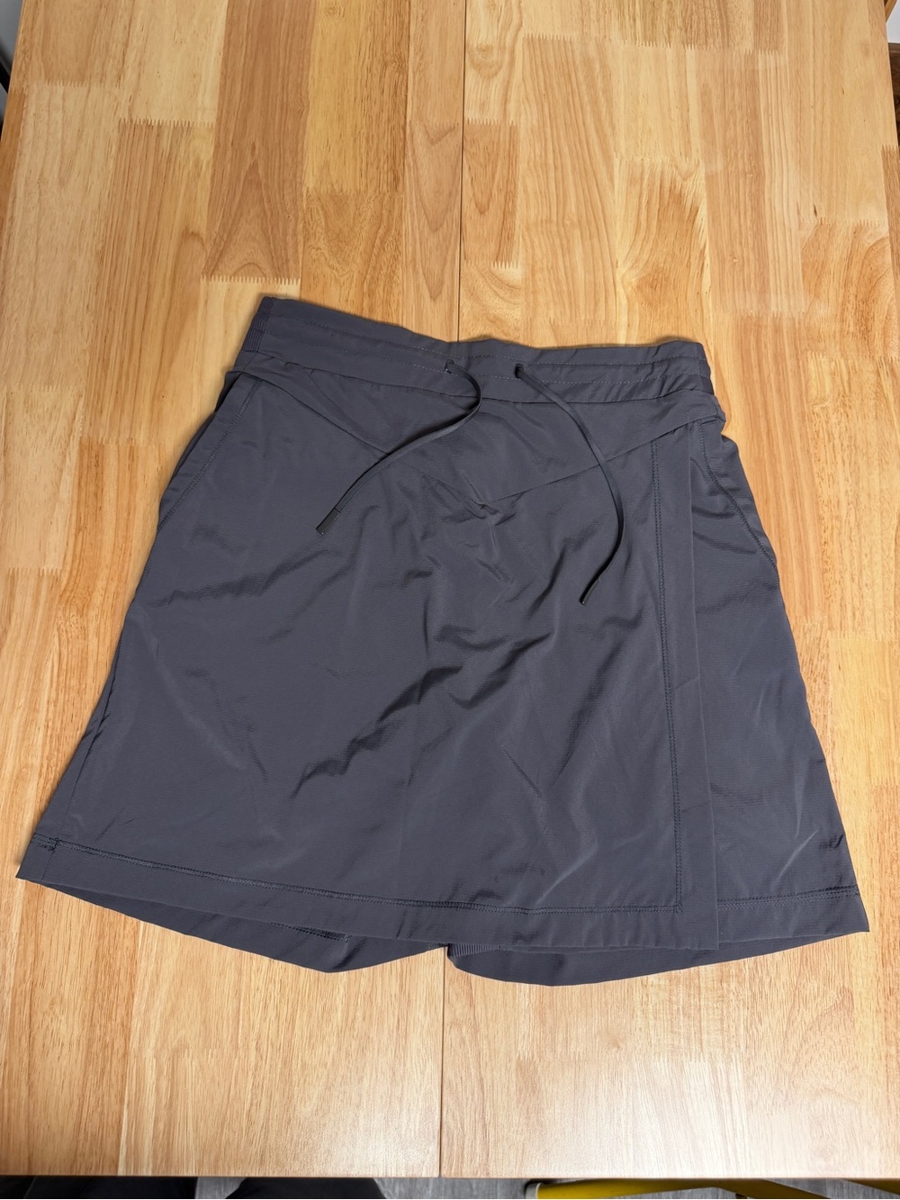 Women’s Indygena (Indyeva) Skort in Charcoal Gray